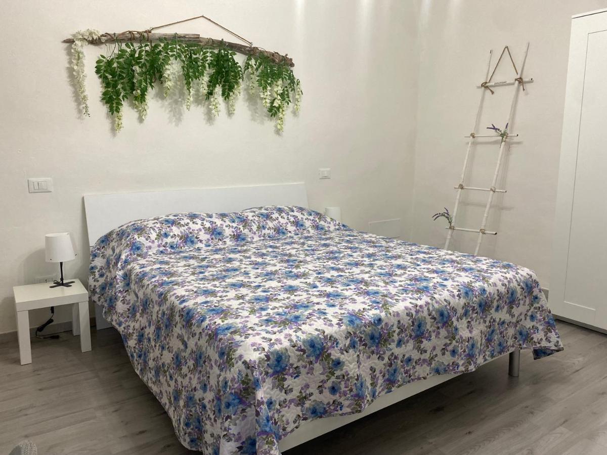 La Petite Maison Usigliano Esterno foto