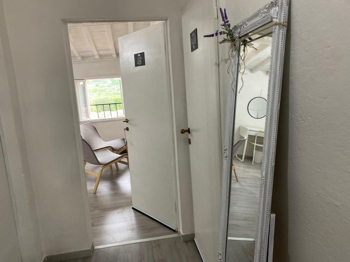 La Petite Maison Usigliano Esterno foto