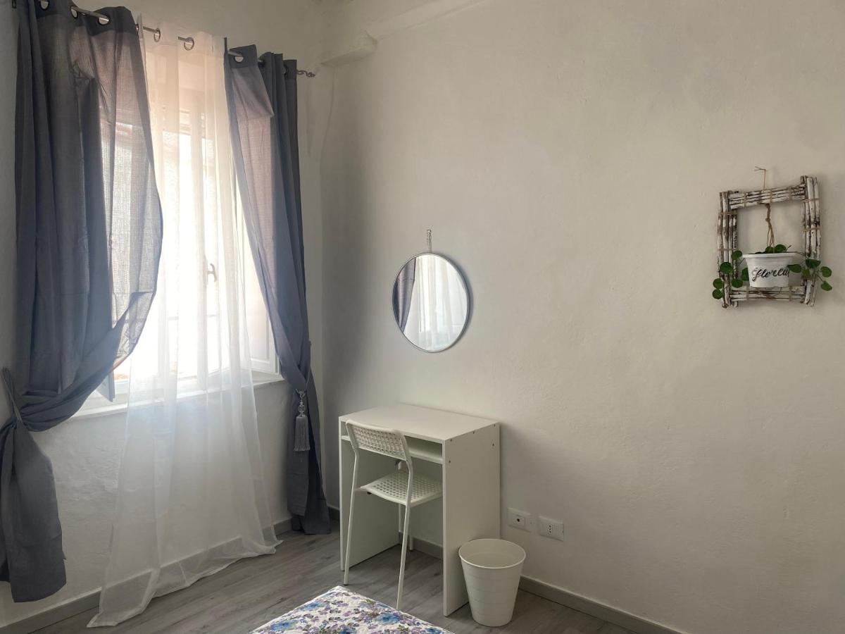 La Petite Maison Usigliano Esterno foto