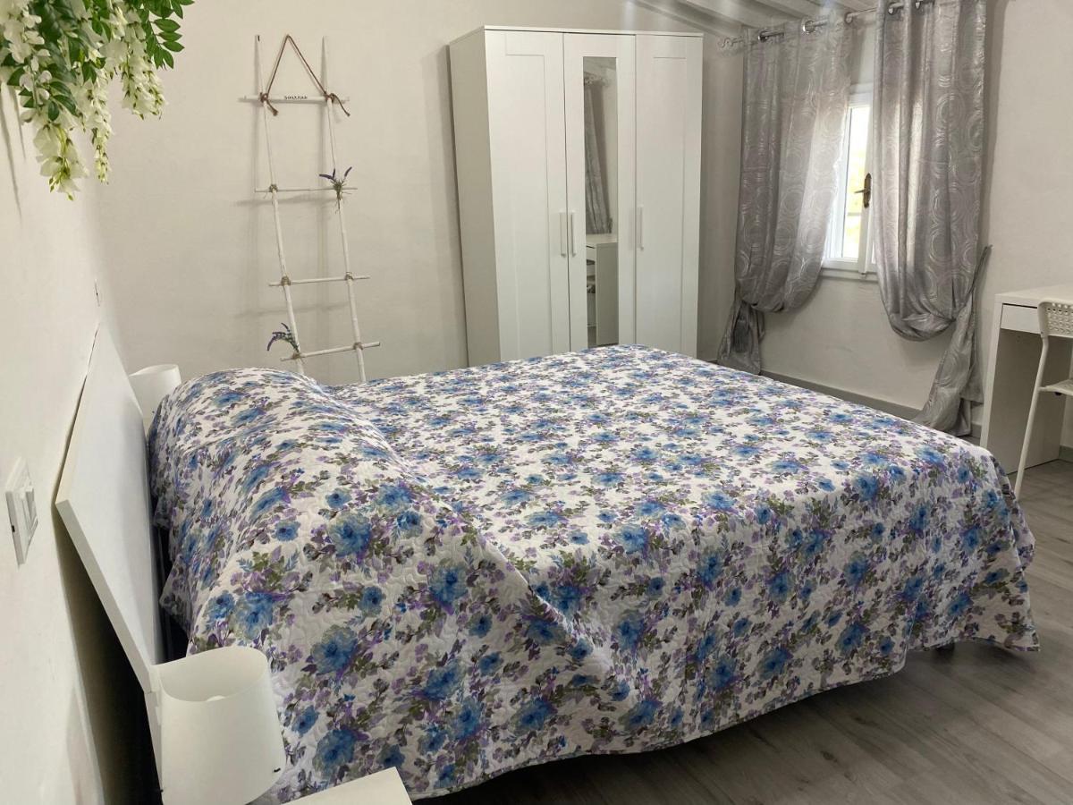 La Petite Maison Usigliano Esterno foto
