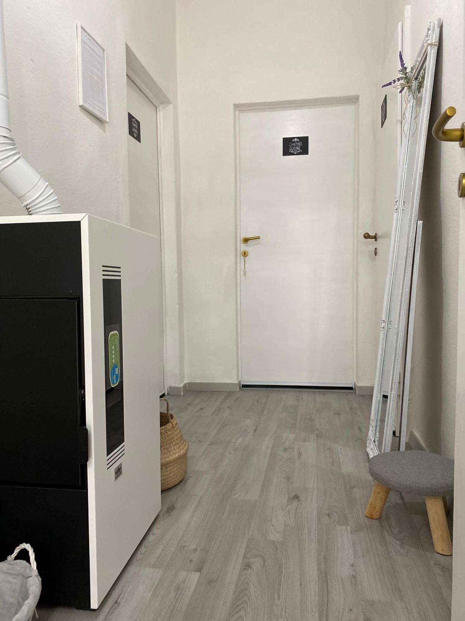 La Petite Maison Usigliano Esterno foto