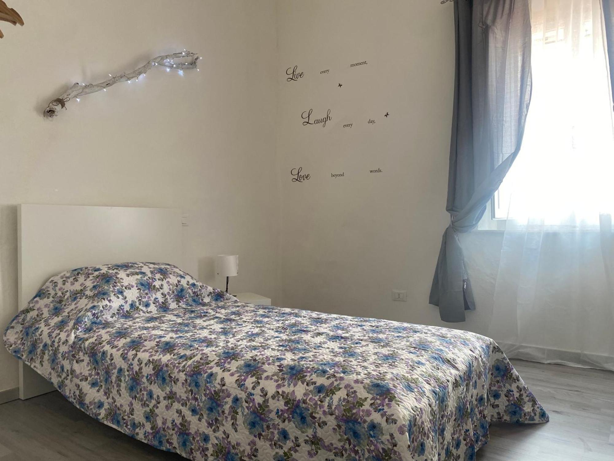 La Petite Maison Usigliano Esterno foto