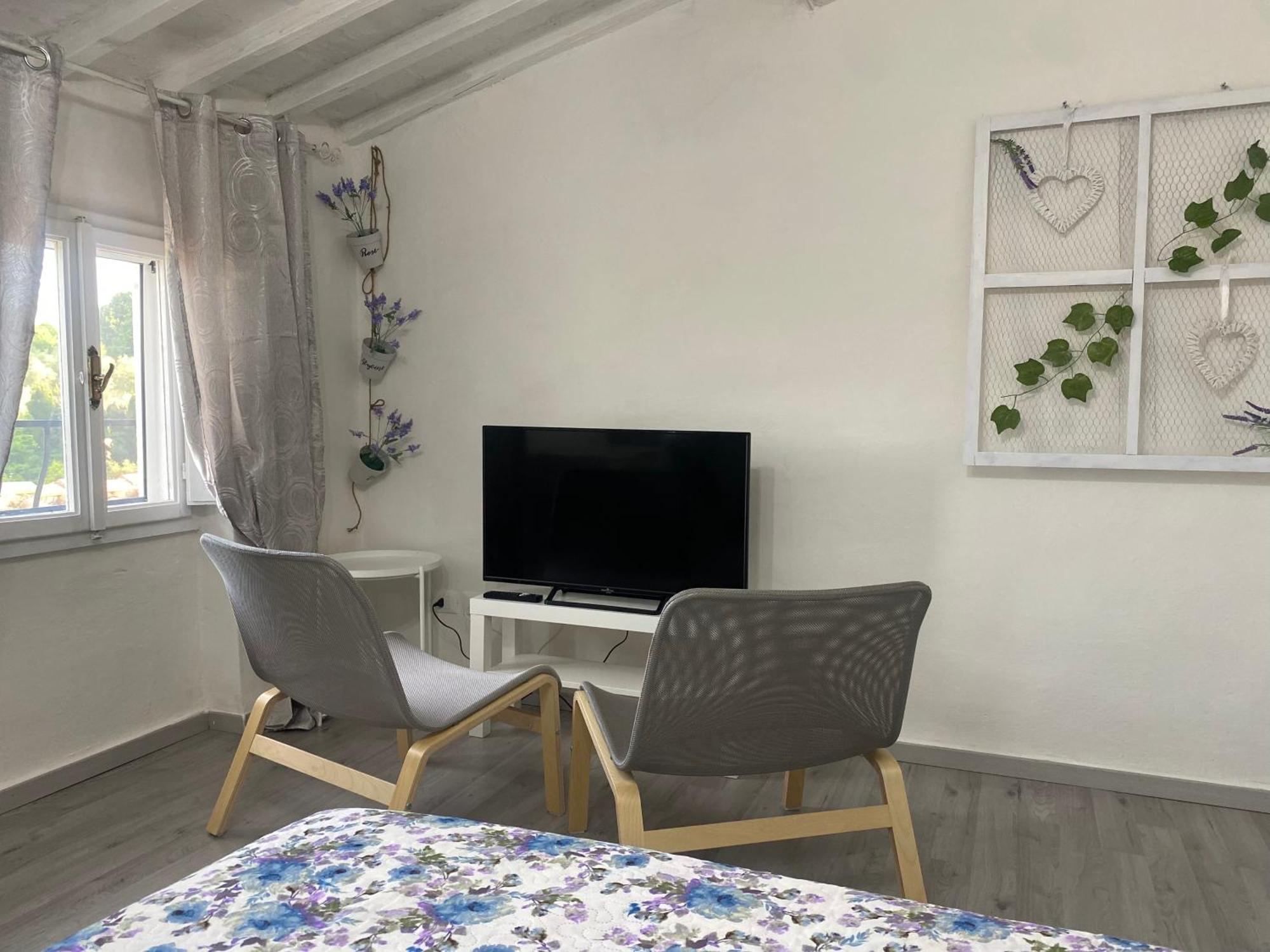 La Petite Maison Usigliano Esterno foto